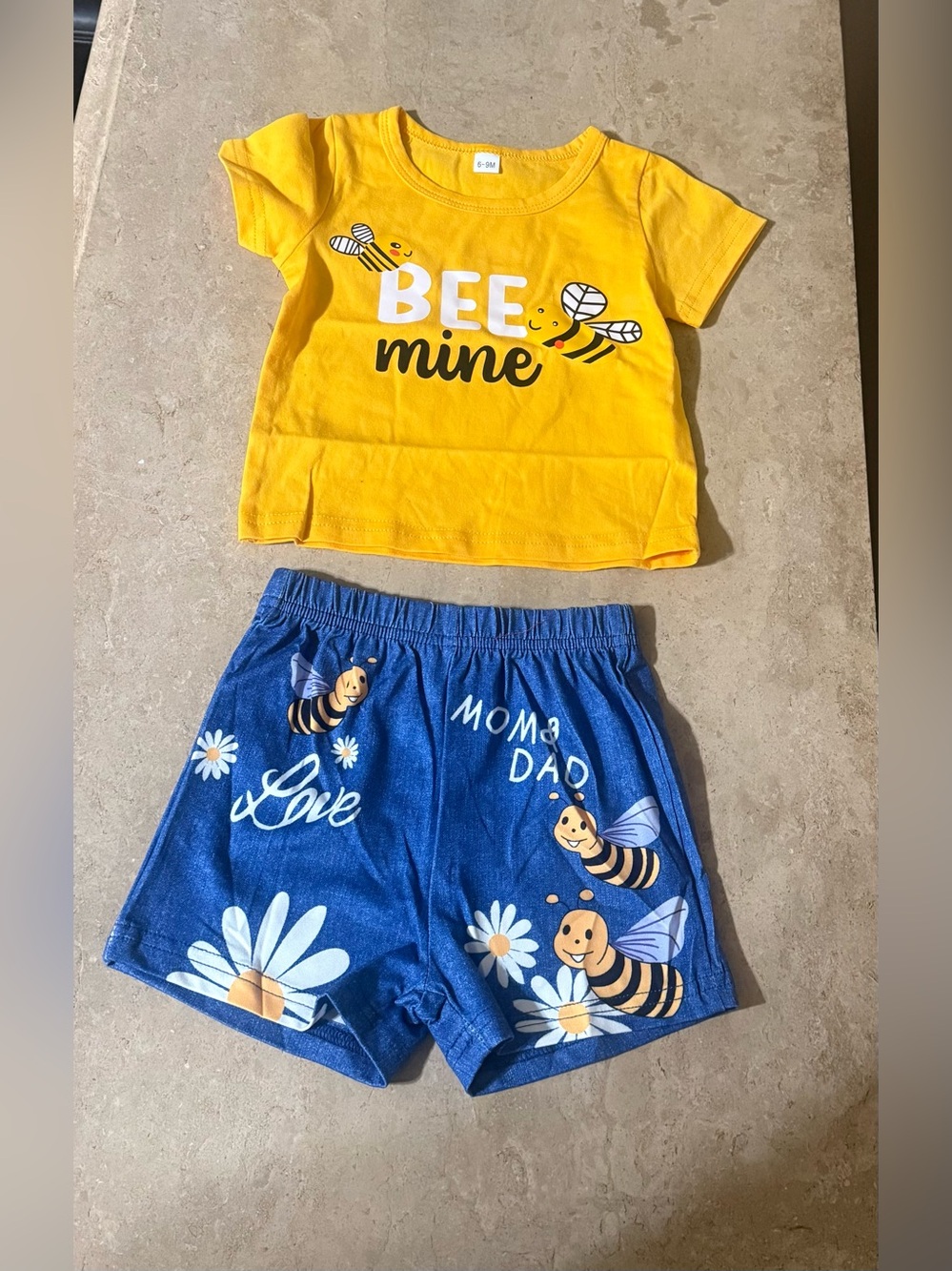 Girls Bee Mine T-shirt and Shorts Set Size (6-9M)